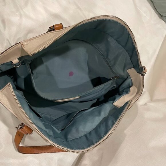 Coach Large Pebbled Leather Tote in Cream with Silvertone Hardware and Side Pock - Picture 4 of 12